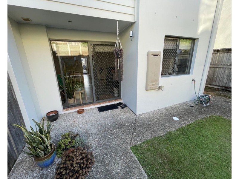 25 20 Kianawah Road South, Manly West QLD 4179