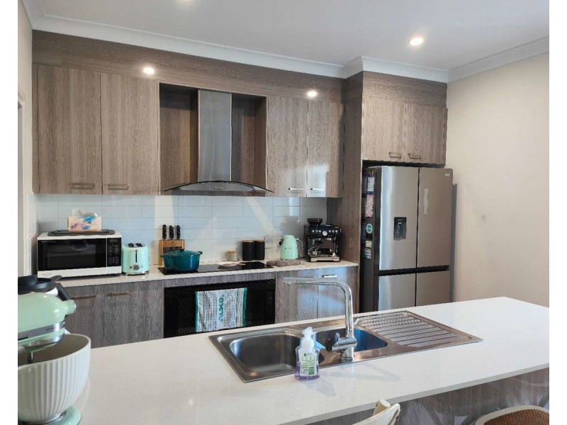 28 Leong street, Bridgeman Downs QLD 4035