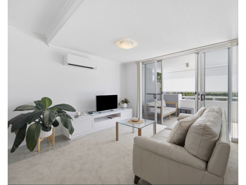 2 Arbour Ave, Robina QLD 4226