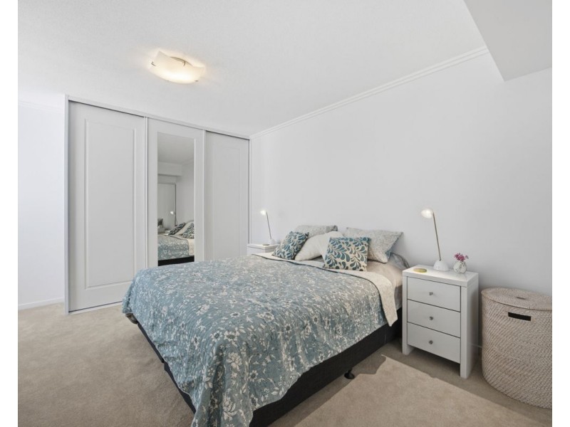 2 Arbour Ave, Robina QLD 4226