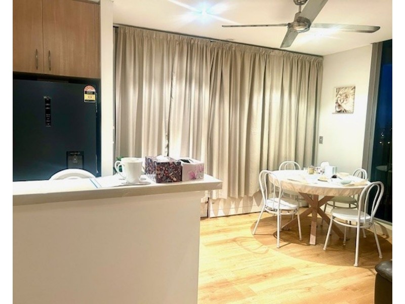 716 3 Como Cr, Southport QLD 4215