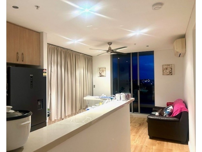 716 3 Como Cr, Southport QLD 4215