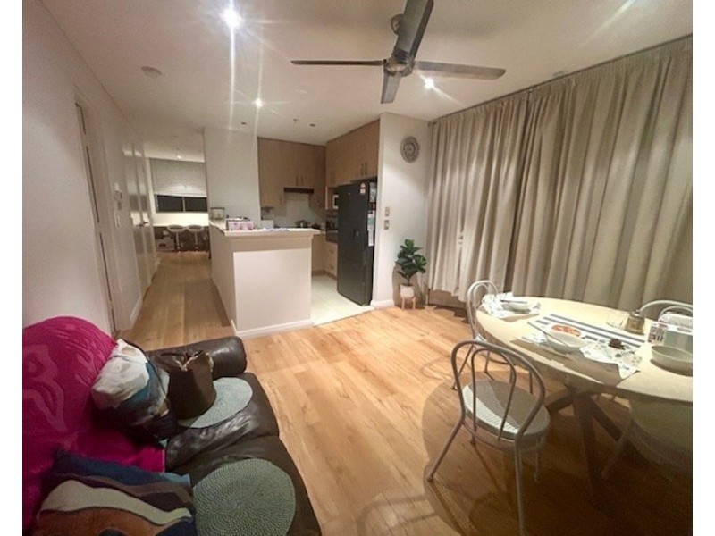 716 3 Como Cr, Southport QLD 4215