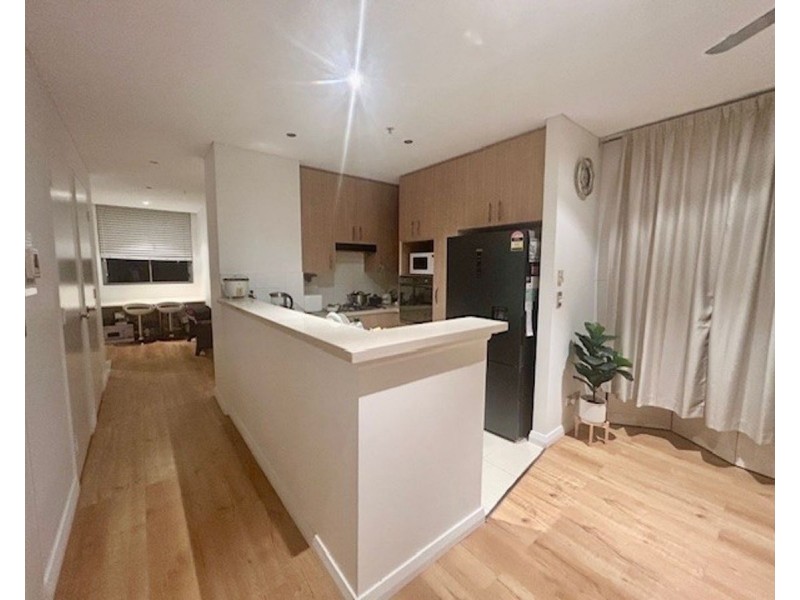 716 3 Como Cr, Southport QLD 4215