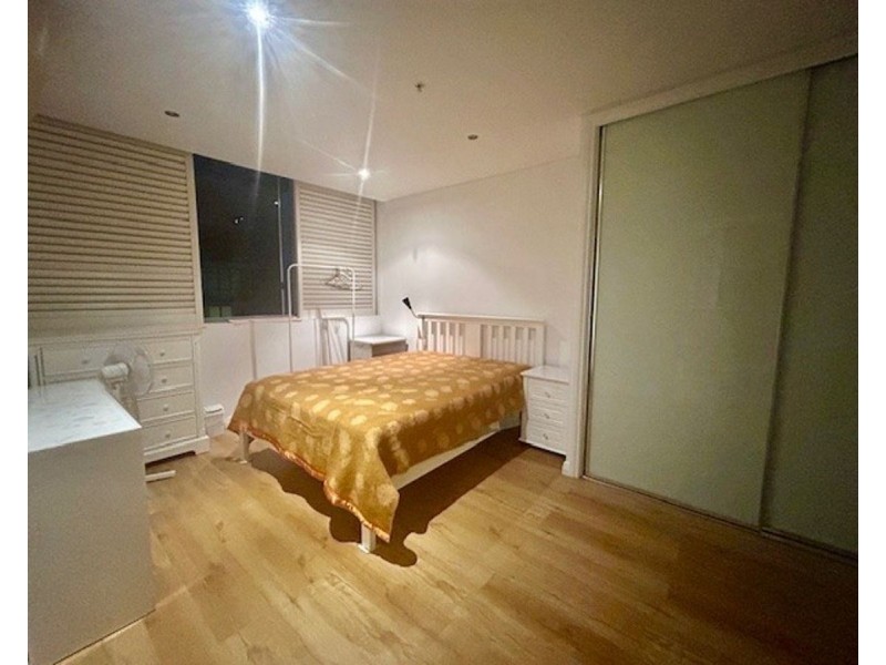 716 3 Como Cr, Southport QLD 4215