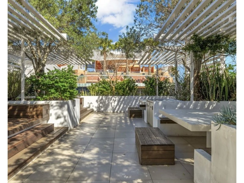 305/19 Deshon Street, Woolloongabba QLD 4102