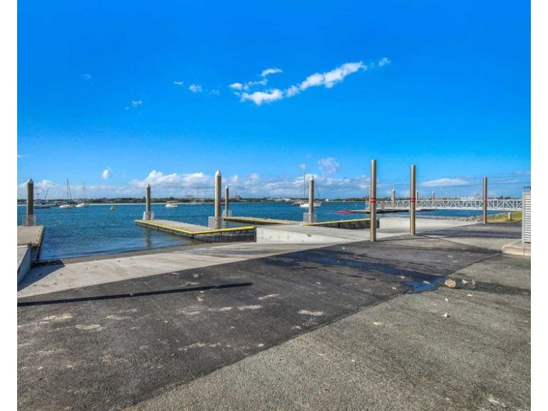 3/5 Proud Street, Labrador QLD 4215