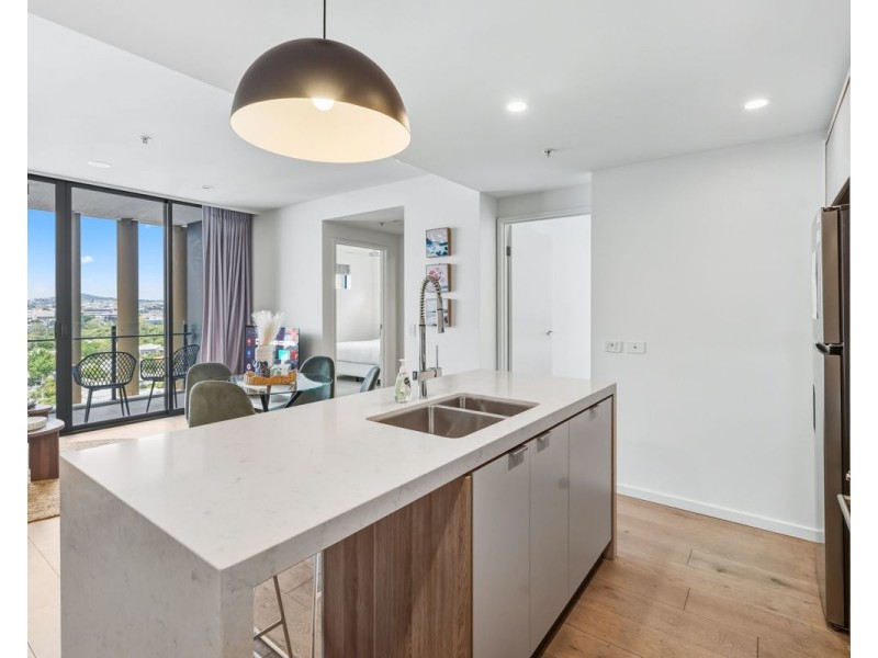 1208/17 Deshon street, Woolloongabba QLD 4102