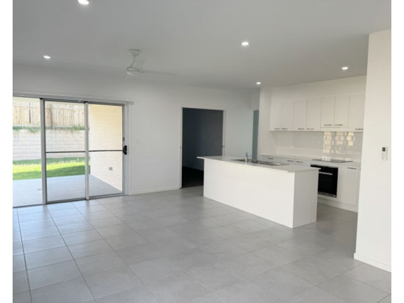 68 Juniper Dr, Greenbank QLD 4124