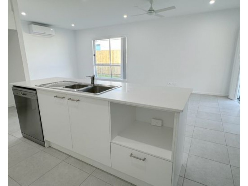 68 Juniper Dr, Greenbank QLD 4124