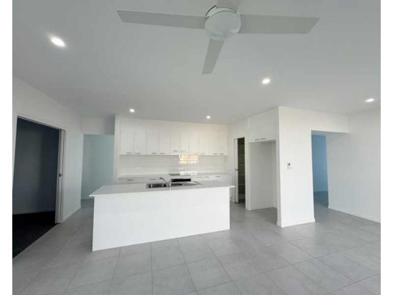 68 Juniper Dr, Greenbank QLD 4124