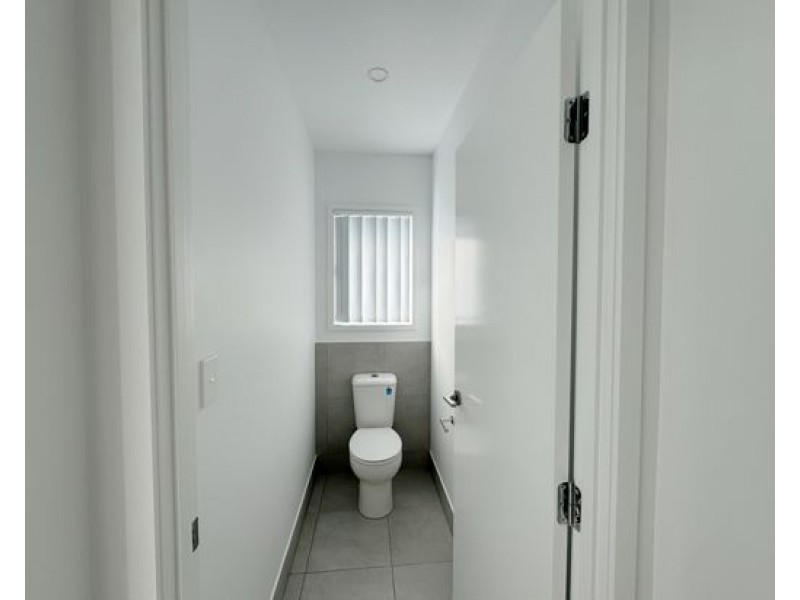 68 Juniper Dr, Greenbank QLD 4124