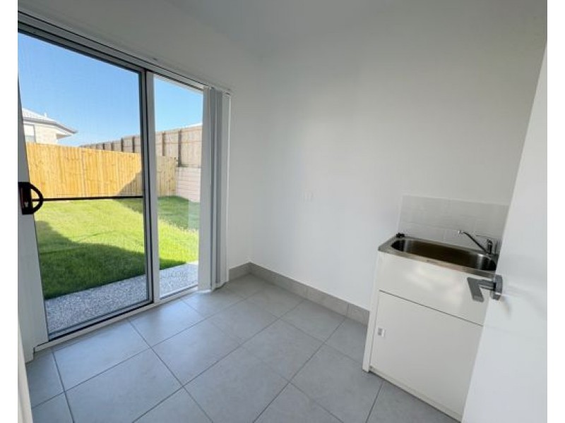 68 Juniper Dr, Greenbank QLD 4124