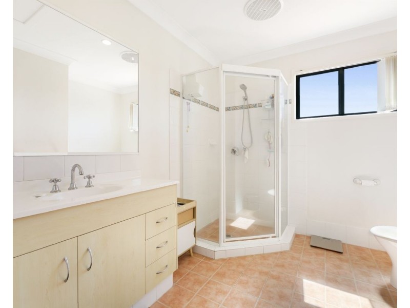 127 Gooding Drive, Merrimac QLD 4226