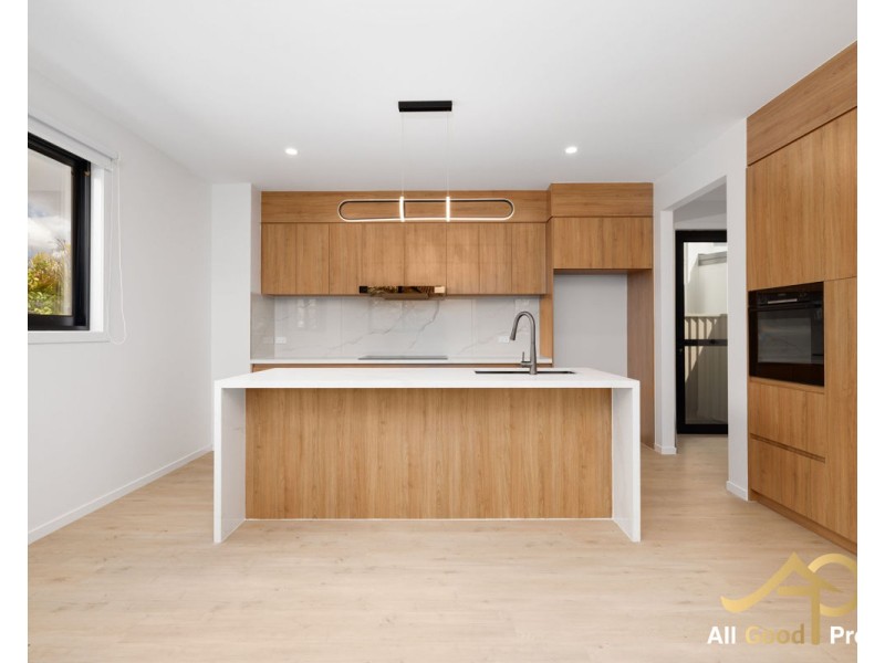 7 Lakkari Street, Eight Mile Plains QLD 4113