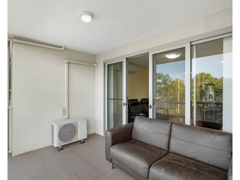 Unit 61 29-33 Juers St, Kingston QLD 4114