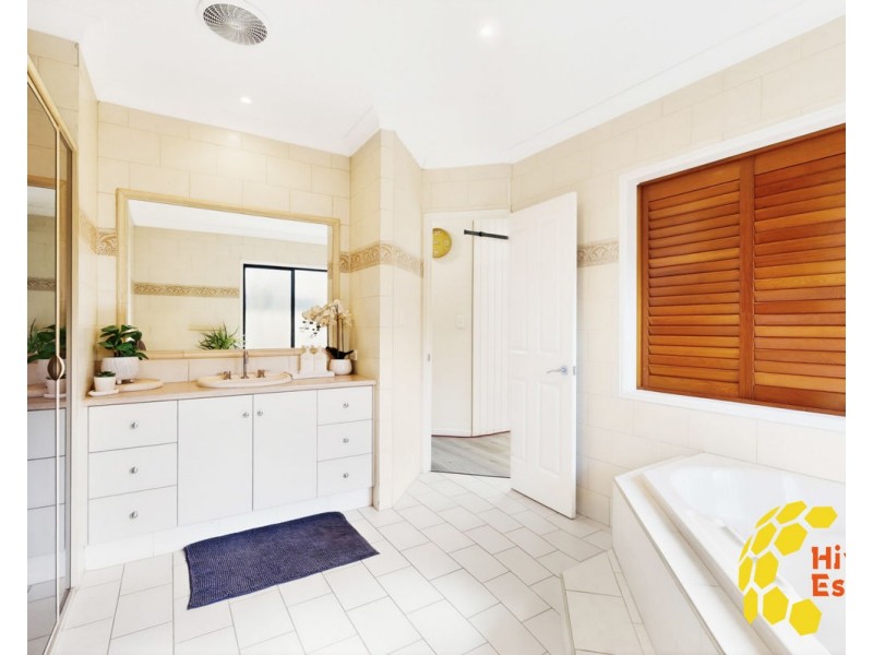 36 Saltwater Terrace, Helensvale QLD 4212