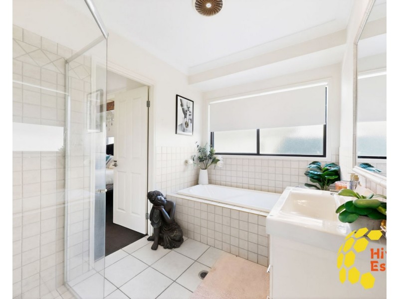 36 Saltwater Terrace, Helensvale QLD 4212