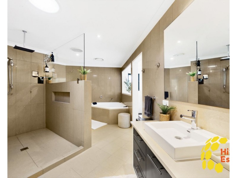 36 Saltwater Terrace, Helensvale QLD 4212