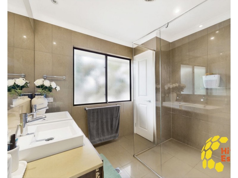 36 Saltwater Terrace, Helensvale QLD 4212