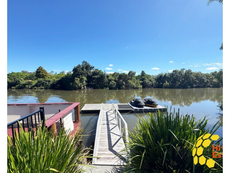 36 Saltwater Terrace, Helensvale QLD 4212