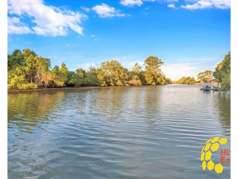 36 Saltwater Terrace, Helensvale QLD 4212