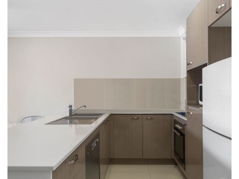 Unit 56 29-33 Juers St, Kingston QLD 4114