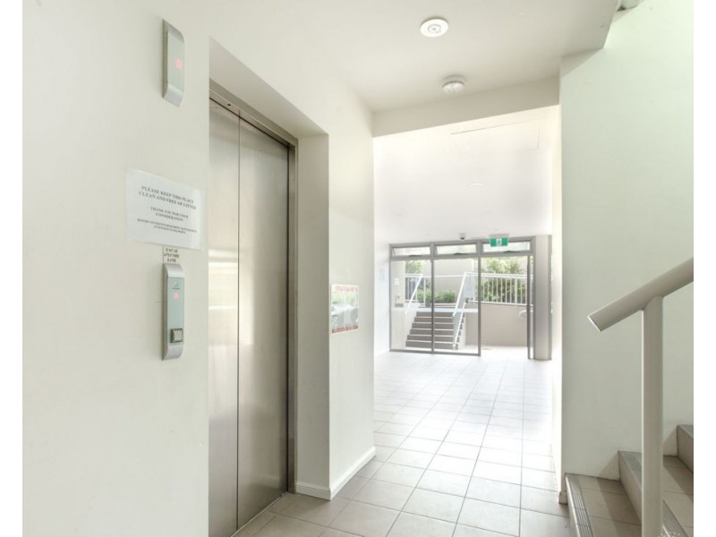 Unit 56 29-33 Juers St, Kingston QLD 4114