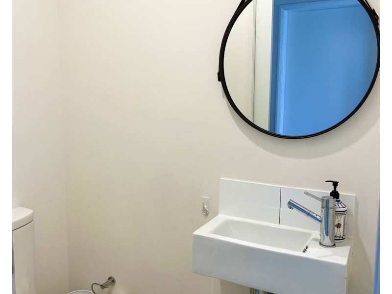 30 Mayfair Lane, Hope Island QLD 4212