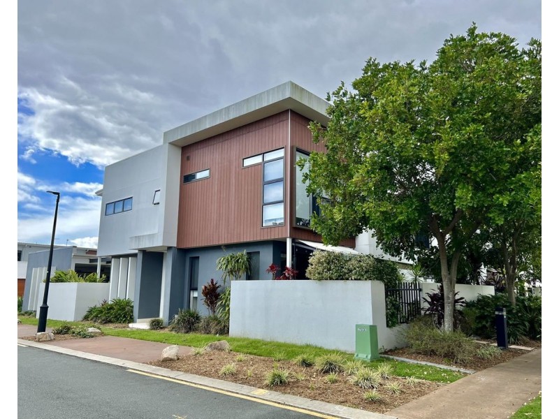 30 Mayfair Lane, Hope Island QLD 4212