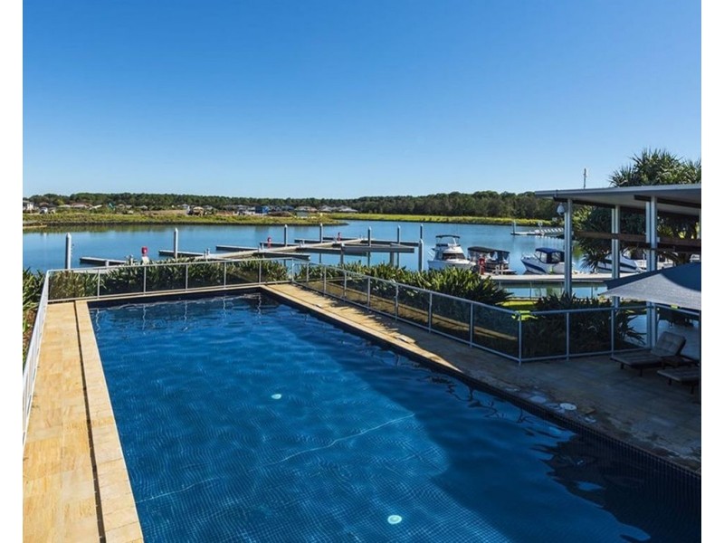 30 Mayfair Lane, Hope Island QLD 4212