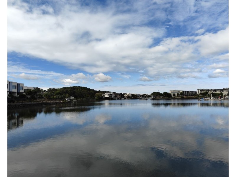 30 Mayfair Lane, Hope Island QLD 4212