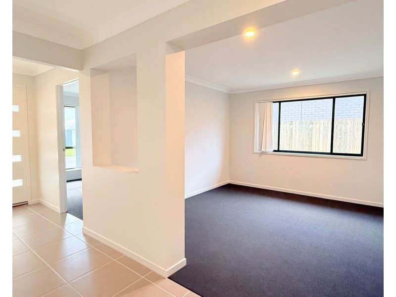 5 Roupell Street, Logan Reserve QLD 4133