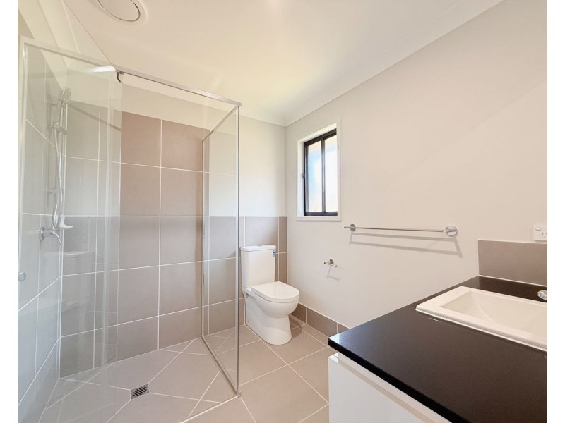 5 Roupell Street, Logan Reserve QLD 4133