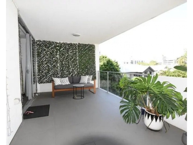 25 Walsh St, Milton QLD 4064