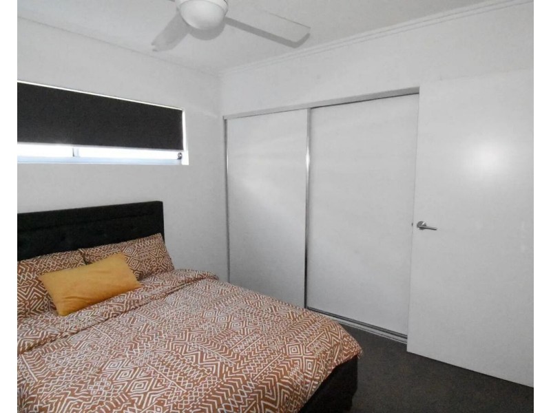 25 Walsh St, Milton QLD 4064