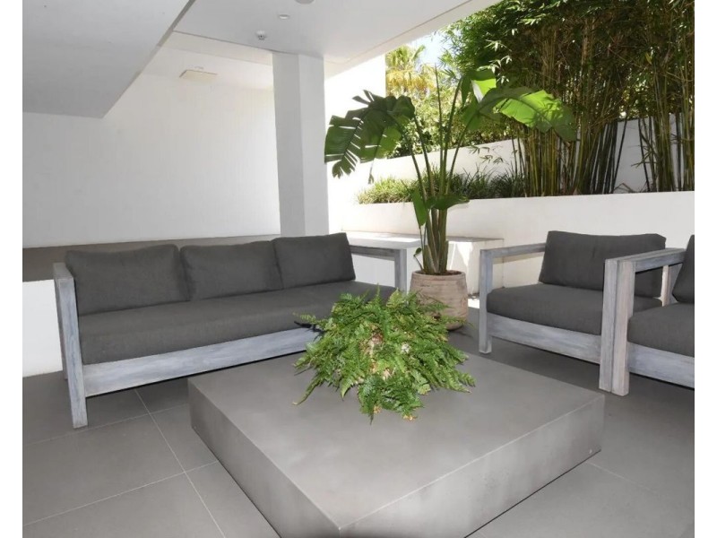 25 Walsh St, Milton QLD 4064