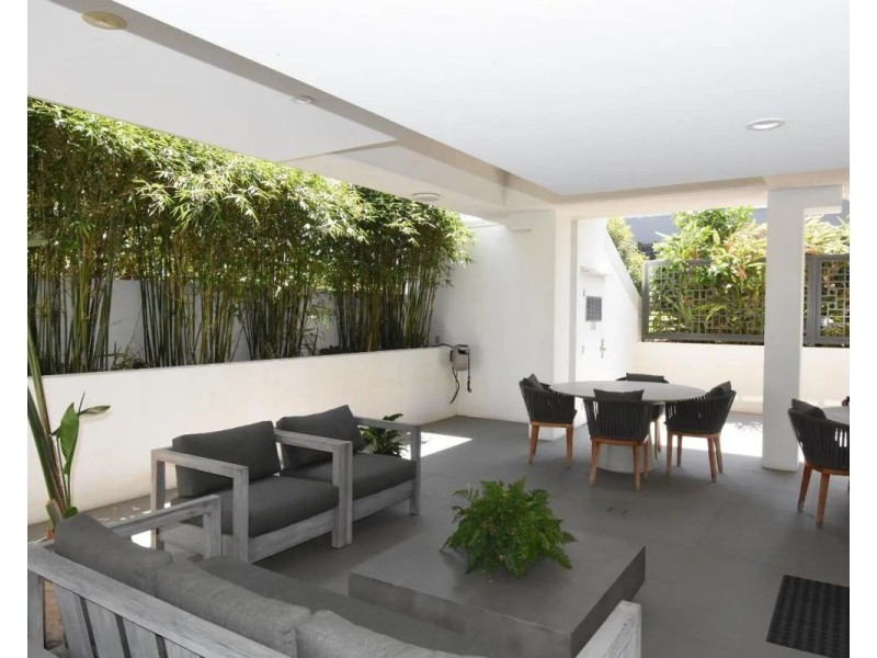 25 Walsh St, Milton QLD 4064