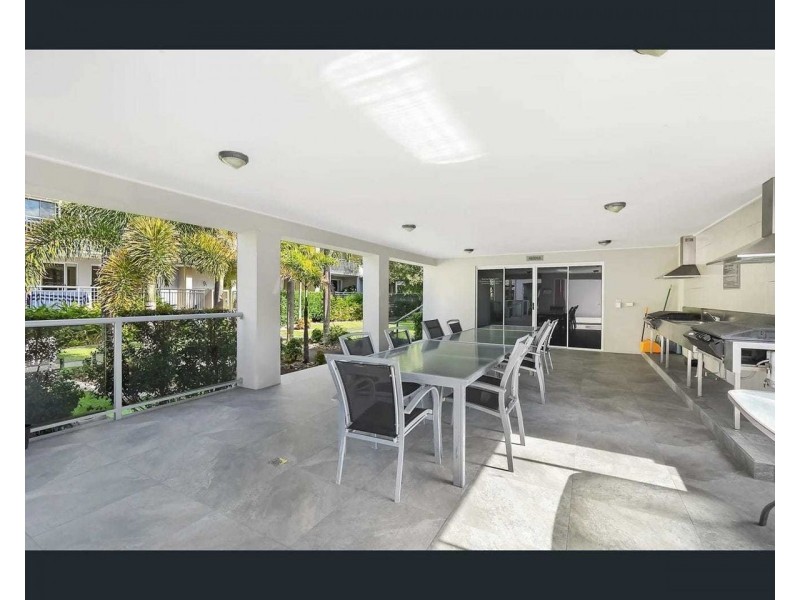 911 33 Clark Street, Biggera Waters QLD 4216