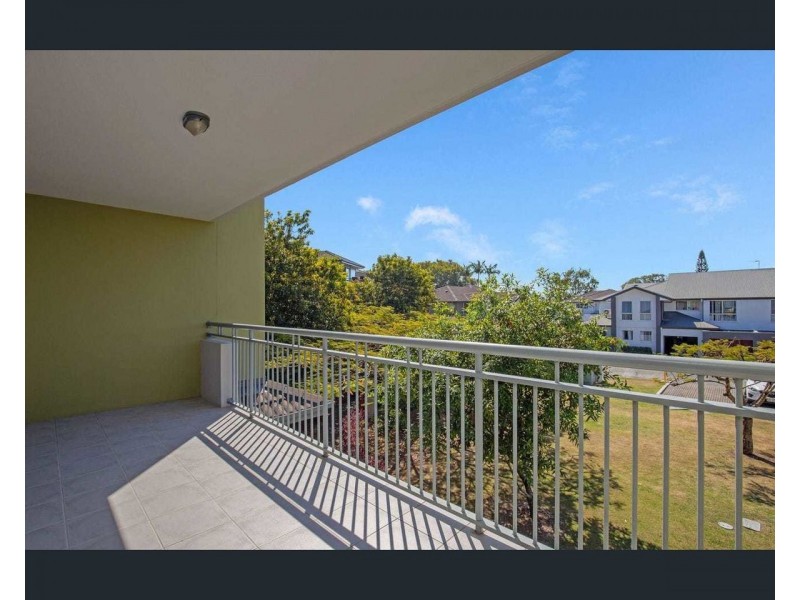 911 33 Clark Street, Biggera Waters QLD 4216