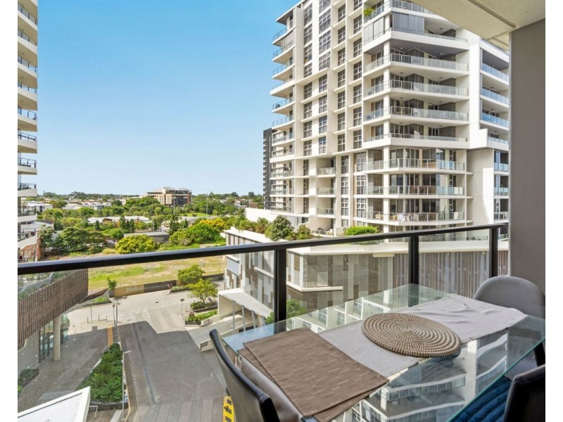 20610/37D Harbour Road, Hamilton QLD 4007