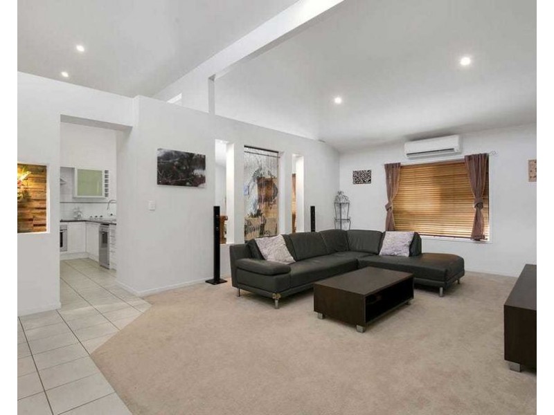 18 Lillydale Place, Calamvale QLD 4116