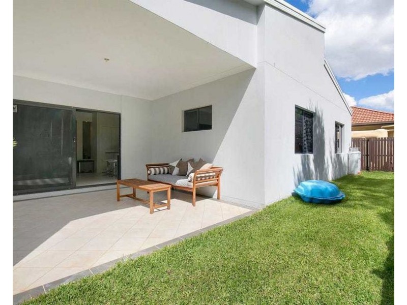 18 Lillydale Place, Calamvale QLD 4116