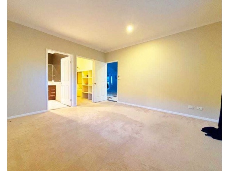 18 Lillydale Place, Calamvale QLD 4116