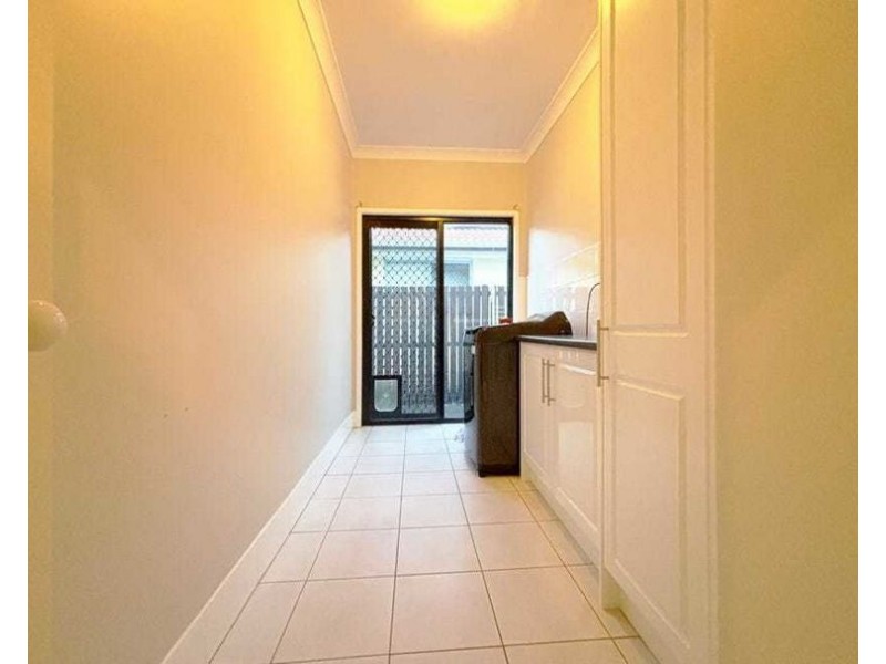 18 Lillydale Place, Calamvale QLD 4116