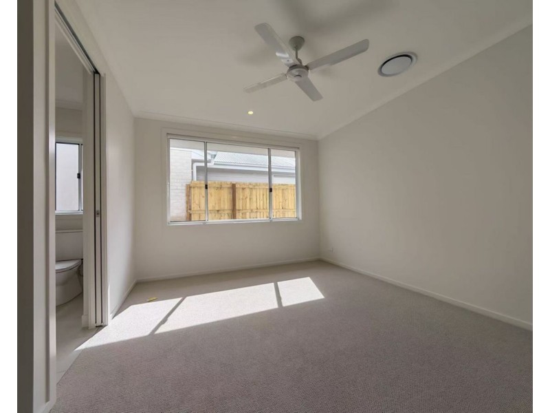 176 Guroman Drive, Greenbank QLD 4124