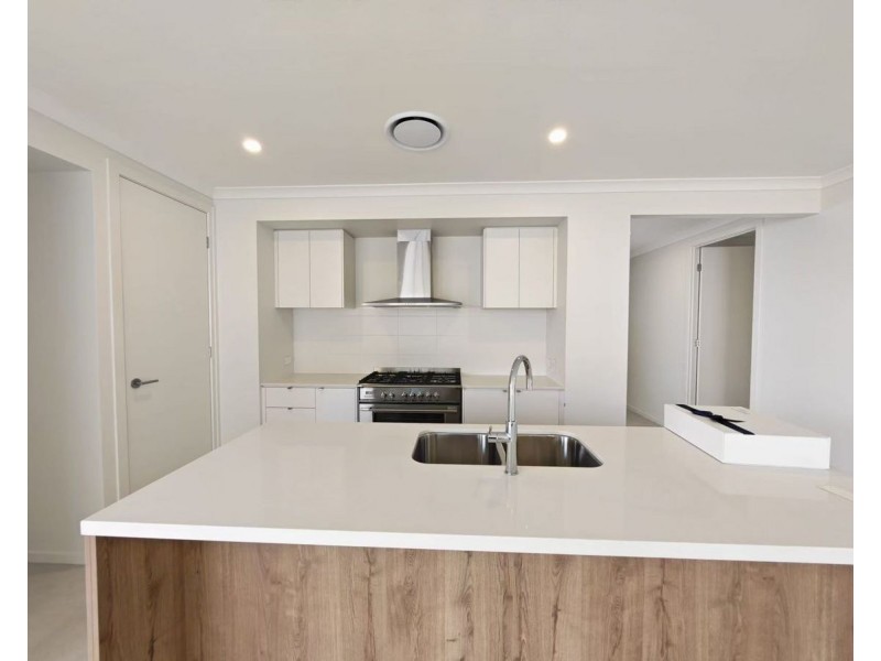 176 Guroman Drive, Greenbank QLD 4124