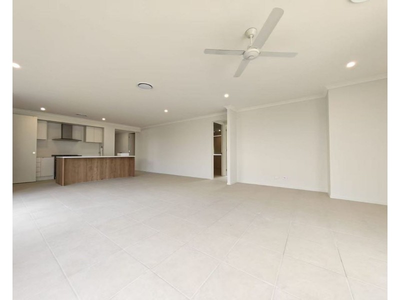 176 Guroman Drive, Greenbank QLD 4124