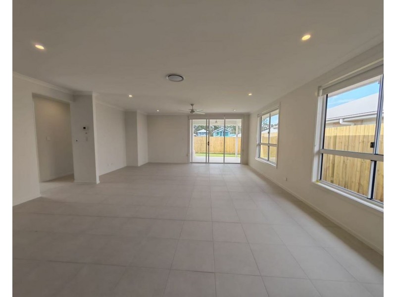 176 Guroman Drive, Greenbank QLD 4124