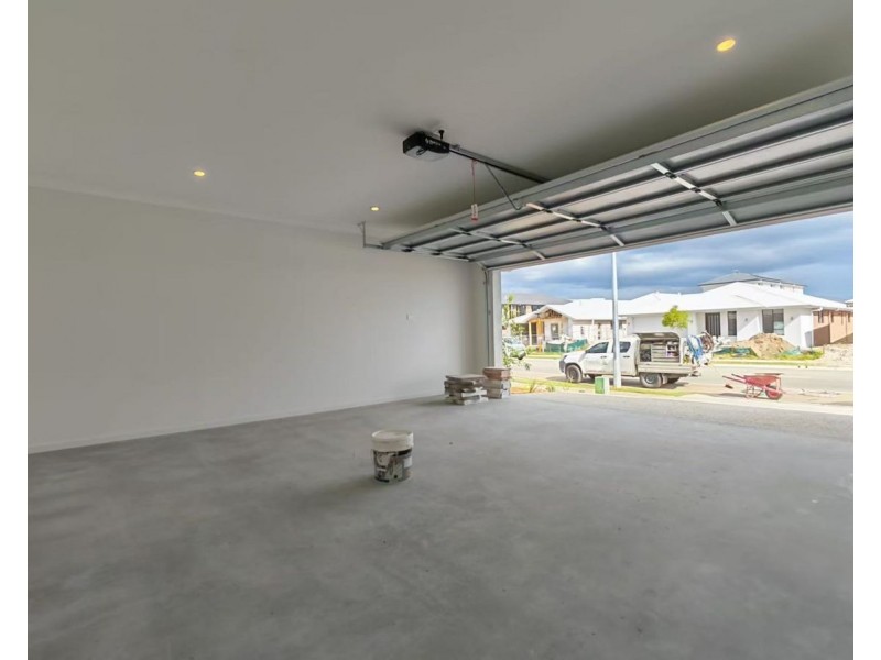 176 Guroman Drive, Greenbank QLD 4124